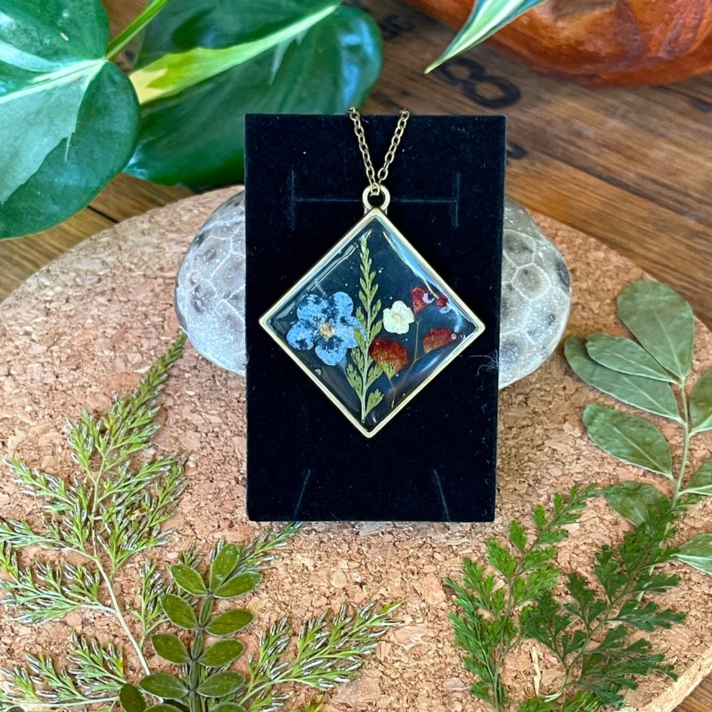 Botanical Resin Plant Flower Necklace